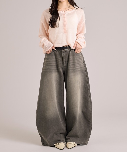 apres jour mignon（アプレジュールミニョン）の「カーブデニムパンツ（デニムパンツ・レディース・インディゴブルー/ブルー/グレー/ブラウン系その他・LARGE/SMALL/MEDIUM）」の17枚目の写真