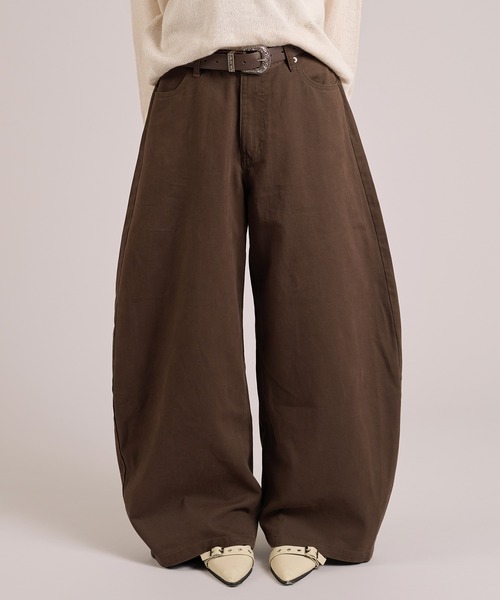 apres jour mignon（アプレジュールミニョン）の「カーブデニムパンツ（デニムパンツ・レディース・インディゴブルー/ブルー/グレー/ブラウン系その他・LARGE/SMALL/MEDIUM）」の18枚目の写真