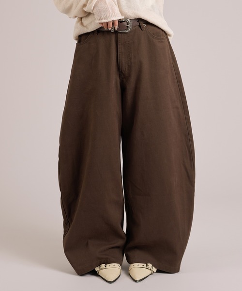 apres jour mignon（アプレジュールミニョン）の「カーブデニムパンツ（デニムパンツ・レディース・インディゴブルー/ブルー/グレー/ブラウン系その他・LARGE/SMALL/MEDIUM）」の19枚目の写真