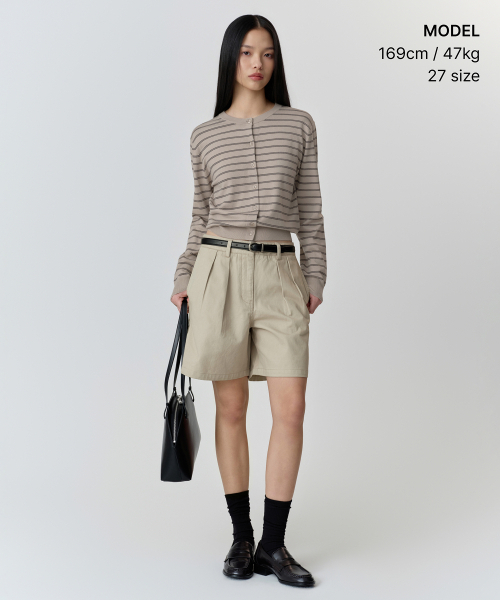 MUSINSA STANDARD WOMAN（ムシンサスタンダードウーマン）の「ウィメンズリバースツータックワイドチノショーツ[ライトベージュ]（その他パンツ・レディース・その他・30/24/25/26/27/28/29）」の2枚目の写真