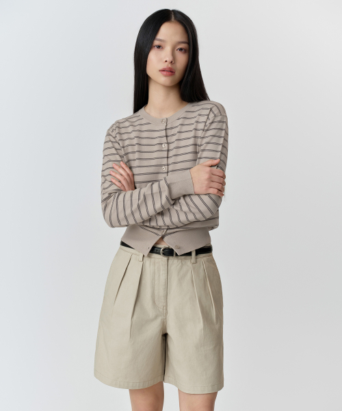 MUSINSA STANDARD WOMAN（ムシンサスタンダードウーマン）の「ウィメンズリバースツータックワイドチノショーツ[ライトベージュ]（その他パンツ・レディース・その他・30/24/25/26/27/28/29）」の3枚目の写真