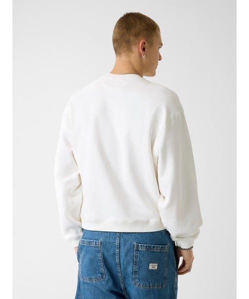 GUESS JEANS（ゲスジーンズ）の「GUESS JEANS Boxy Sweat スウェット トレーナー（スウェット・メンズ・ホワイト・SMALL/MEDIUM/LARGE/X-LARGE/XX-LARGE）」の2枚目の写真