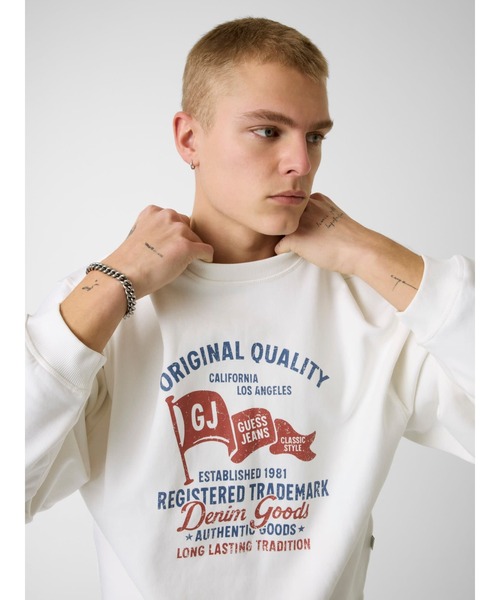 GUESS JEANS（ゲスジーンズ）の「GUESS JEANS Boxy Sweat スウェット トレーナー（スウェット・メンズ・ホワイト・SMALL/MEDIUM/LARGE/X-LARGE/XX-LARGE）」の6枚目の写真