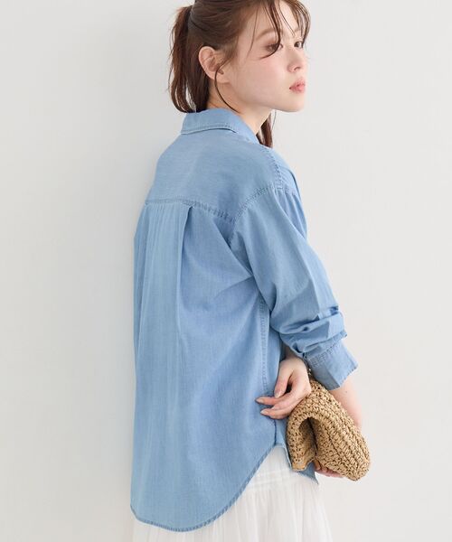 le.coeur blanc(ルクールブラン)の「シアーデニムシャツ(シャツ/ブラウス・レディース・サックスブルー/ブルー・38)」の5枚目の写真
