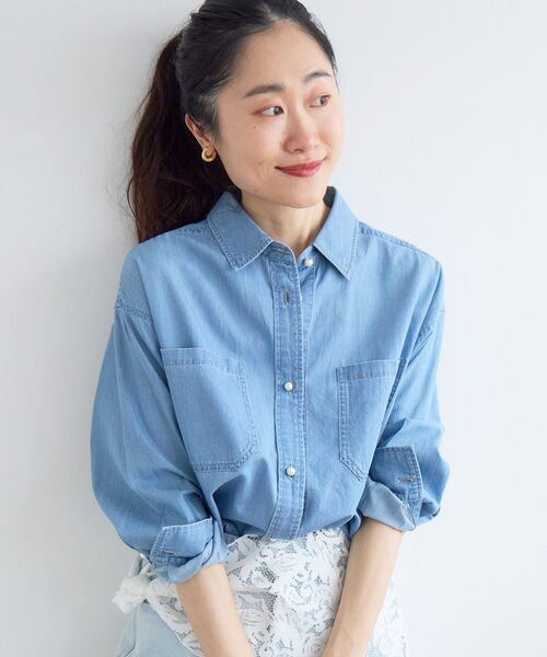 le.coeur blanc(ルクールブラン)の「シアーデニムシャツ(シャツ/ブラウス・レディース・サックスブルー/ブルー・38)」の11枚目の写真
