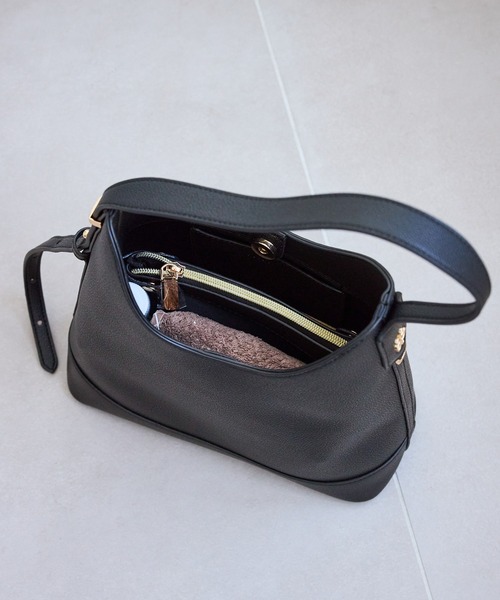 ROPE' PICNIC(ロペピクニック)の「me fit BAG フィットワンショルダーミドルバッグ(ショルダーバッグ・レディース・ライトグリーン/オレンジ系その他/ブラック/ホワイト系その他5・FREE)」の6枚目の写真