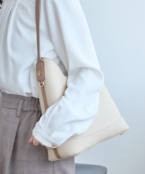ROPE' PICNIC(ロペピクニック)の「me fit BAG フィットワンショルダーミドルバッグ(ショルダーバッグ・レディース・ライトグリーン/オレンジ系その他/ブラック/ホワイト系その他5・FREE)」の22枚目の写真