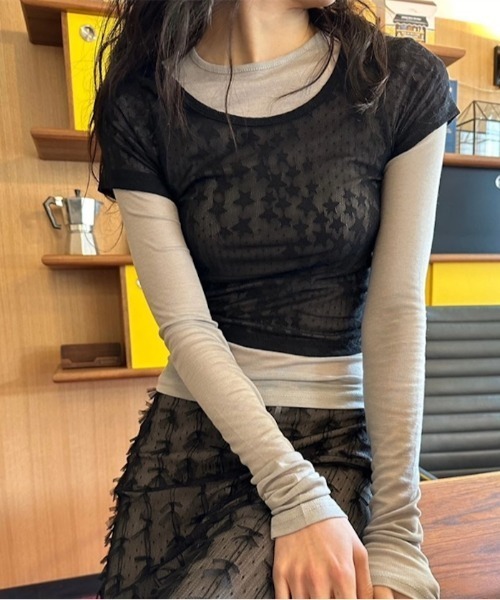 Lis ardent(リスアルダン)の「スター柄シアー半袖Tシャツ/レイヤード・コンパクト・韓国ガーリー(Tシャツ/カットソー・レディース・ブラック/ホワイト・M)」の2枚目の写真