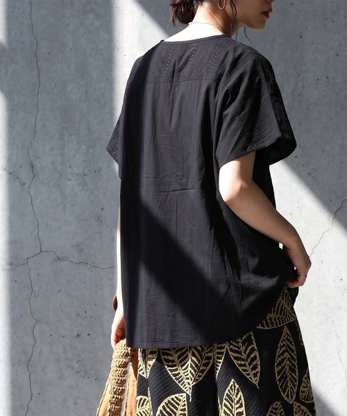 antiqua(アンティカ)の「キーネック 綿100 ブラウス(シャツ/ブラウス・レディース・イエロー/ブラック/パープル/ホワイト・ONESIZE)」の9枚目の写真
