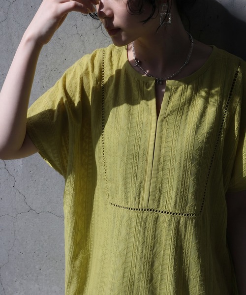 antiqua(アンティカ)の「キーネック 綿100 ブラウス(シャツ/ブラウス・レディース・イエロー/ブラック/パープル/ホワイト・ONESIZE)」の15枚目の写真