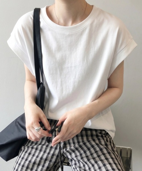 yuue' ( wear )(ユーイ)の「クルーネックフレンチスリーブTシャツ(Tシャツ/カットソー・レディース・チャコールグレー/ブラック/ホワイト・L/M)」の2枚目の写真
