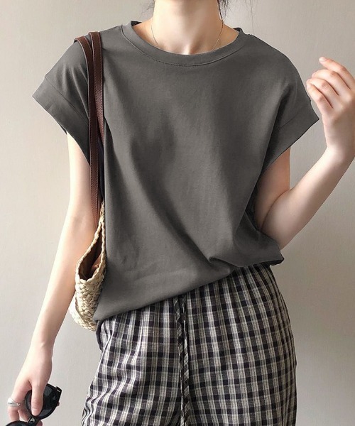yuue' ( wear )(ユーイ)の「クルーネックフレンチスリーブTシャツ(Tシャツ/カットソー・レディース・チャコールグレー/ブラック/ホワイト・L/M)」の16枚目の写真