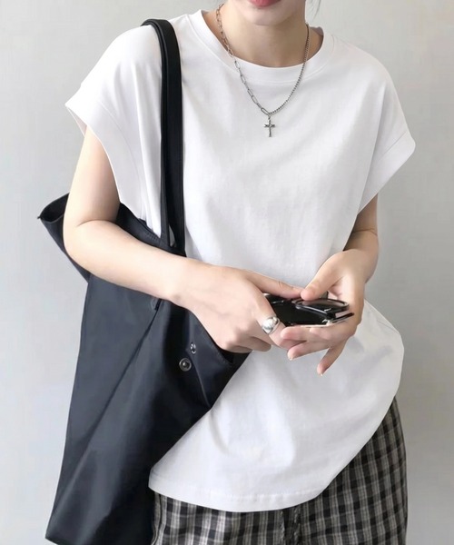 yuue' ( wear )(ユーイ)の「クルーネックフレンチスリーブTシャツ(Tシャツ/カットソー・レディース・チャコールグレー/ブラック/ホワイト・L/M)」の7枚目の写真