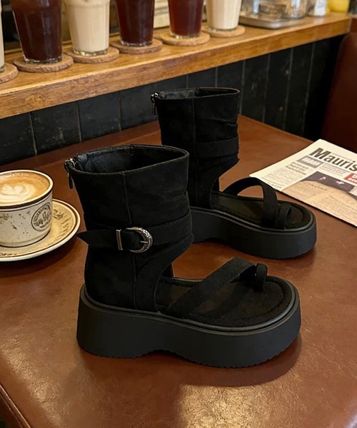 shopnikoniko(ショップニコニコ)の「レッグカバーデザイン スエード 厚底トングサンダル(サンダル・レディース・ベージュ/ブラック・39/38/37/36)」の10枚目の写真