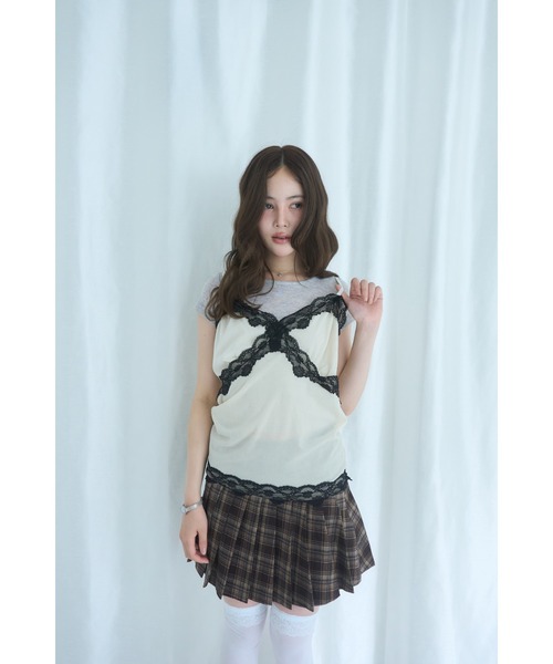 Smyeon(スミョン)の「Velvet lace camisole/ベロアレースキャミソール(キャミソール・レディース・ピンク/オフホワイト/ブラック・FREE)」の7枚目の写真