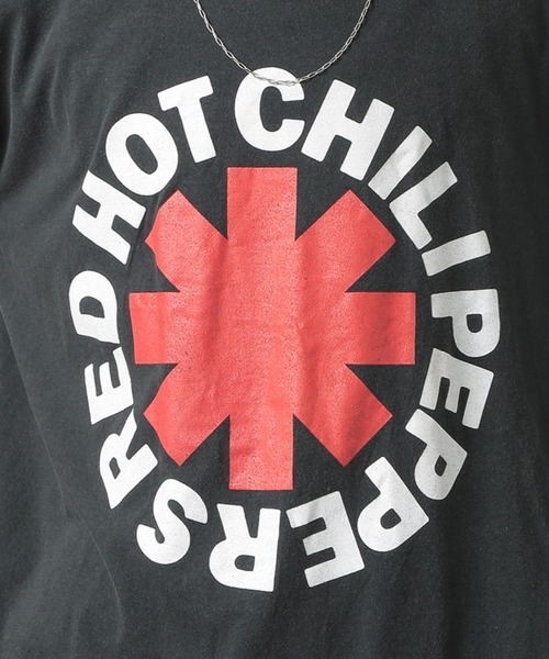 THRIFTY LOOK（スリフティールック）の「【THRIFTY LOOK】red hot chili peppers（Tシャツ/カットソー・メンズ・ホワイト/ブラック系1・XL/L/M）」の5枚目の写真