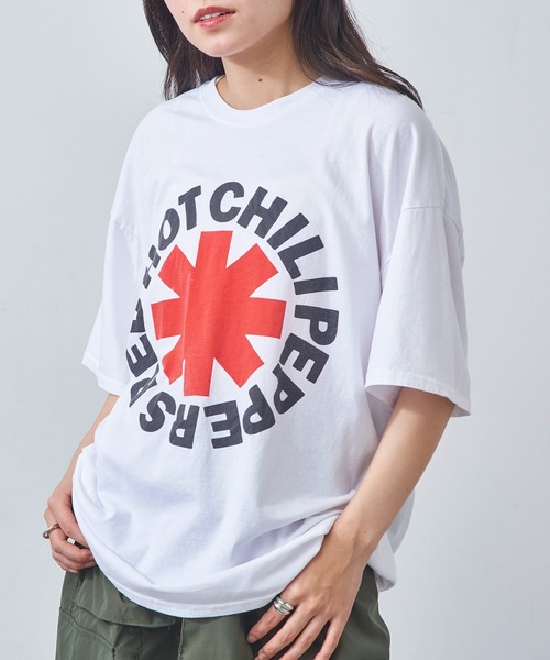 THRIFTY LOOK（スリフティールック）の「【THRIFTY LOOK】red hot chili peppers（Tシャツ/カットソー・メンズ・ホワイト/ブラック系1・XL/L/M）」の9枚目の写真