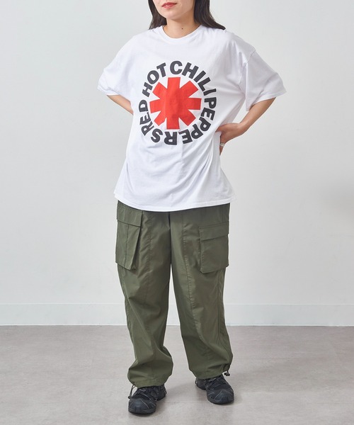 THRIFTY LOOK（スリフティールック）の「【THRIFTY LOOK】red hot chili peppers（Tシャツ/カットソー・メンズ・ホワイト/ブラック系1・XL/L/M）」の11枚目の写真