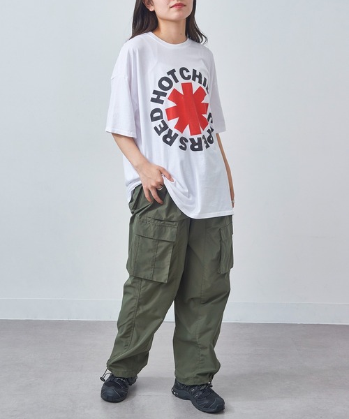 THRIFTY LOOK（スリフティールック）の「【THRIFTY LOOK】red hot chili peppers（Tシャツ/カットソー・メンズ・ホワイト/ブラック系1・XL/L/M）」の12枚目の写真