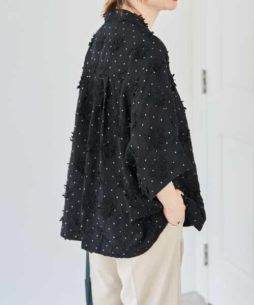 Spick & Span(スピックアンドスパン)の「crinkle crinkle crinkle dot 3D embroidery open collar shirt(シャツ/ブラウス・レディース・ブラック・FREE)」の12枚目の写真