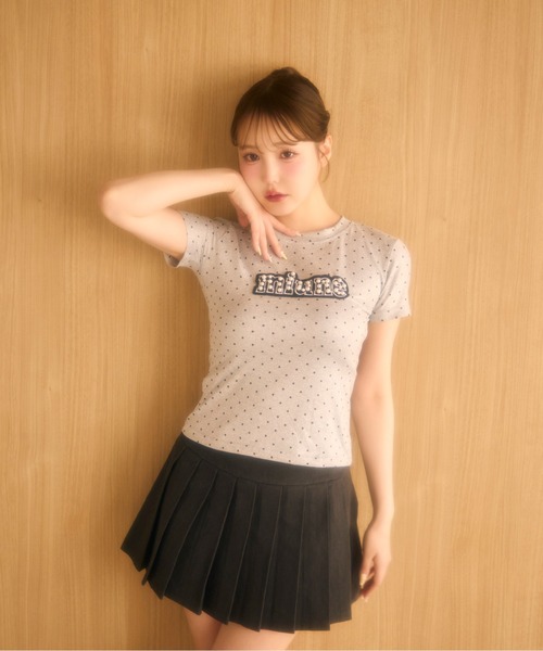 miune(ミューヌ)の「ロゴドットTee(Tシャツ/カットソー・レディース・アイボリー/ブラック/グレー・FREE)」の1枚目の写真