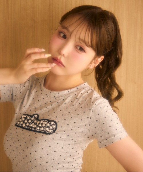 miune(ミューヌ)の「ロゴドットTee(Tシャツ/カットソー・レディース・アイボリー/ブラック/グレー・FREE)」の4枚目の写真