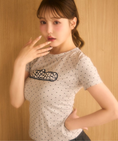miune(ミューヌ)の「ロゴドットTee(Tシャツ/カットソー・レディース・アイボリー/ブラック/グレー・FREE)」の6枚目の写真