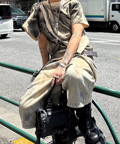 Never mind the XU(ネバーマインドザエックスユー)の「【Never mind the XU】vintage wash buggy half pants / 【ネバーマインド ザ エックスユー】ビンテージウォッシュバギーハーフデニムパンツ(デニムパンツ・メンズ・ブラウン・M)」の2枚目の写真