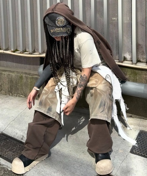 Never mind the XU(ネバーマインドザエックスユー)の「【Never mind the XU】vintage wash buggy half pants / 【ネバーマインド ザ エックスユー】ビンテージウォッシュバギーハーフデニムパンツ(デニムパンツ・メンズ・ブラウン・M)」の14枚目の写真