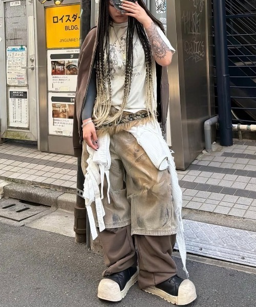Never mind the XU(ネバーマインドザエックスユー)の「【Never mind the XU】vintage wash buggy half pants / 【ネバーマインド ザ エックスユー】ビンテージウォッシュバギーハーフデニムパンツ(デニムパンツ・メンズ・ブラウン・M)」の13枚目の写真