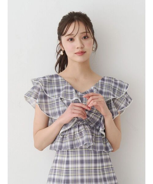 MERCURYDUO(マーキュリーデュオ)の「チェックプリントダブルラッフルブラウス(シャツ/ブラウス・レディース・ピンク/ネイビー・FREE)」の1枚目の写真