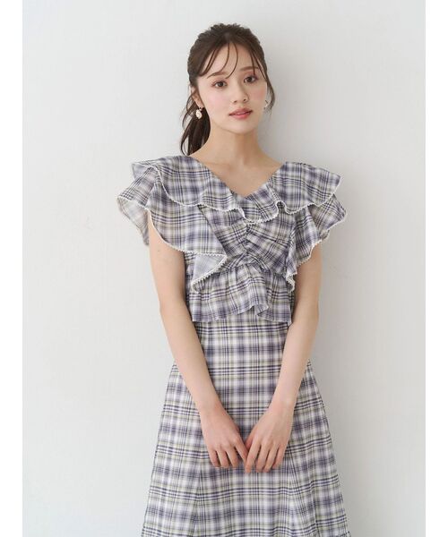 MERCURYDUO(マーキュリーデュオ)の「チェックプリントダブルラッフルブラウス(シャツ/ブラウス・レディース・ピンク/ネイビー・FREE)」の4枚目の写真
