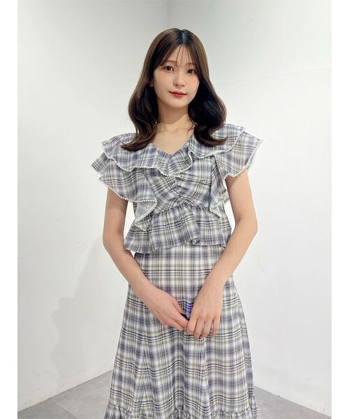 MERCURYDUO(マーキュリーデュオ)の「チェックプリントダブルラッフルブラウス(シャツ/ブラウス・レディース・ピンク/ネイビー・FREE)」の9枚目の写真
