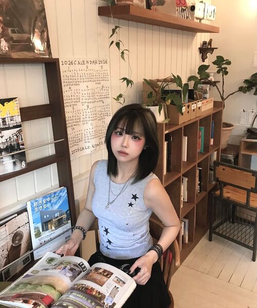 KKEEE(ケーケーイーイー)の「ワンモアスター クロップスリムノースリーブ(Tシャツ/カットソー・レディース・ホワイト/ブラック/グレー・FREE)」の8枚目の写真