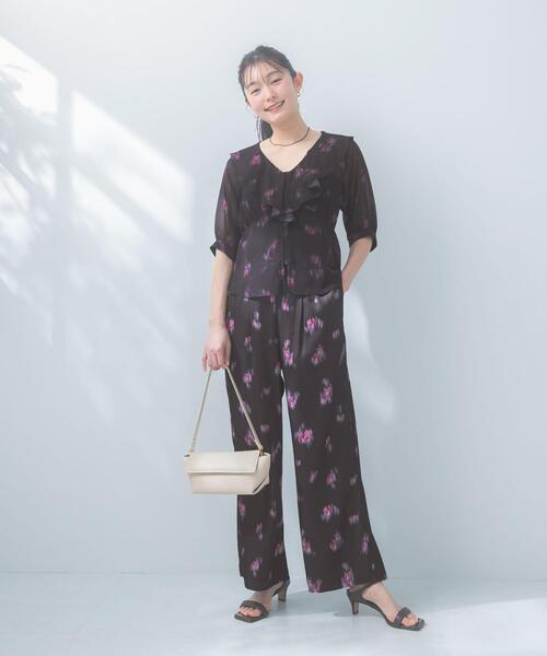 URBAN RESEARCH ROSSO WOMEN(アーバンリサーチ ロッソ)の「ダークプリントフリルブラウス(シャツ/ブラウス・レディース・ブラウン/ブラック・FREE)」の11枚目の写真