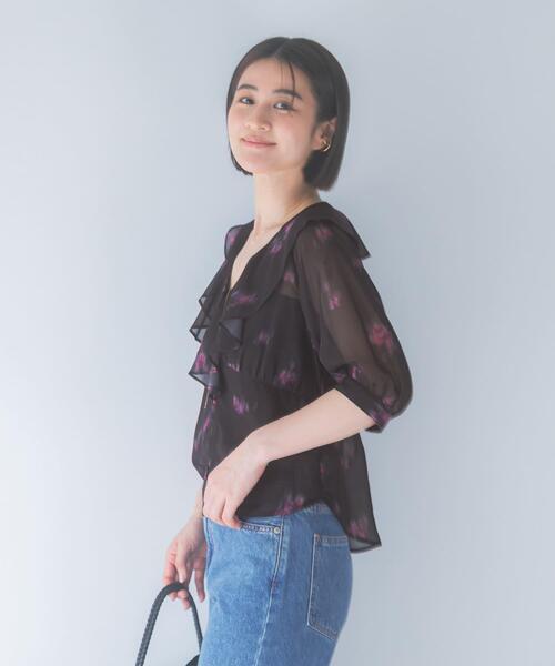 URBAN RESEARCH ROSSO WOMEN(アーバンリサーチ ロッソ)の「ダークプリントフリルブラウス(シャツ/ブラウス・レディース・ブラウン/ブラック・FREE)」の14枚目の写真