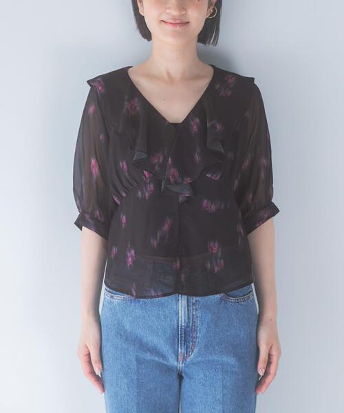 URBAN RESEARCH ROSSO WOMEN(アーバンリサーチ ロッソ)の「ダークプリントフリルブラウス(シャツ/ブラウス・レディース・ブラウン/ブラック・FREE)」の18枚目の写真