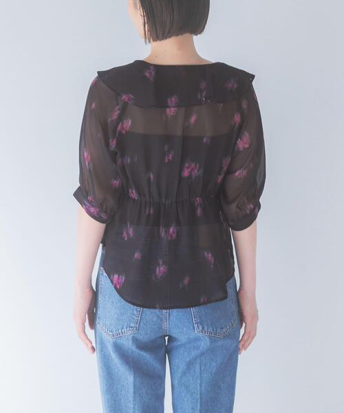URBAN RESEARCH ROSSO WOMEN(アーバンリサーチ ロッソ)の「ダークプリントフリルブラウス(シャツ/ブラウス・レディース・ブラウン/ブラック・FREE)」の20枚目の写真