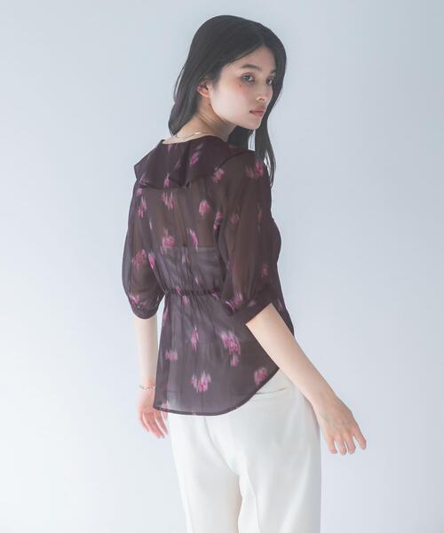 URBAN RESEARCH ROSSO WOMEN(アーバンリサーチ ロッソ)の「ダークプリントフリルブラウス(シャツ/ブラウス・レディース・ブラウン/ブラック・FREE)」の5枚目の写真