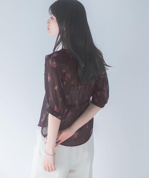 URBAN RESEARCH ROSSO WOMEN(アーバンリサーチ ロッソ)の「ダークプリントフリルブラウス(シャツ/ブラウス・レディース・ブラウン/ブラック・FREE)」の6枚目の写真