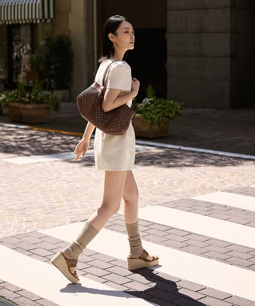 CHARLES & KEITH(チャールズ & キース)の「カットアウト エスパドリーユ ウエッジ(サンダル・レディース・ライトブラウン/ブラック/ホワイト・25cm/22.5cm/24.5cm/23.5cm/23cm/25.5cm)」の6枚目の写真