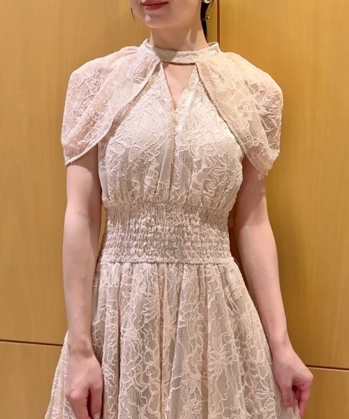 SNIDEL(スナイデル)の「ケープデザインレースドレス(ドレス・レディース・ブラック/グレー/ピンクベージュ・0/1)」の19枚目の写真