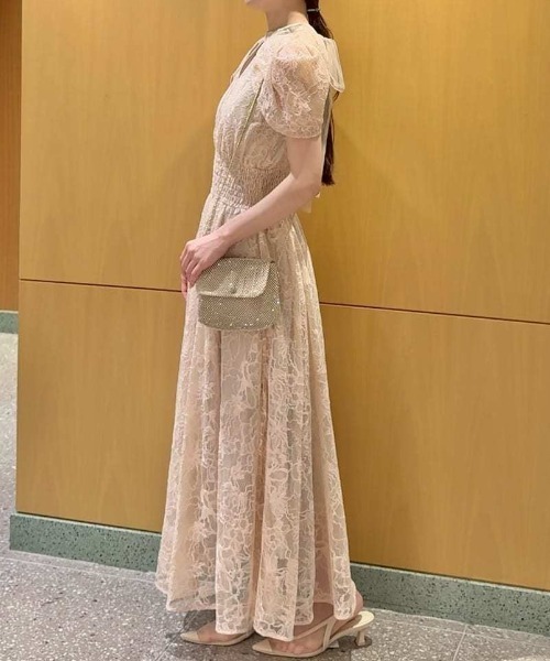 SNIDEL(スナイデル)の「ケープデザインレースドレス(ドレス・レディース・ブラック/グレー/ピンクベージュ・0/1)」の17枚目の写真