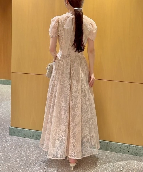 SNIDEL(スナイデル)の「ケープデザインレースドレス(ドレス・レディース・ブラック/グレー/ピンクベージュ・0/1)」の18枚目の写真