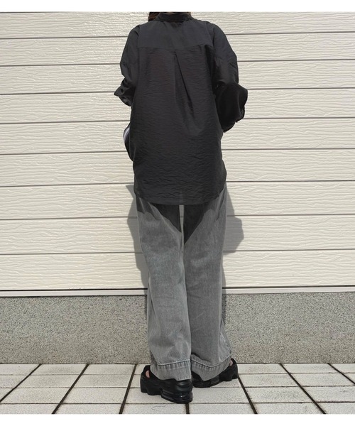 Q(キュー)の「サイドラインシアーシャツ(シャツ/ブラウス・レディース・ライトブルー/グレー・MEDIUM)」の18枚目の写真