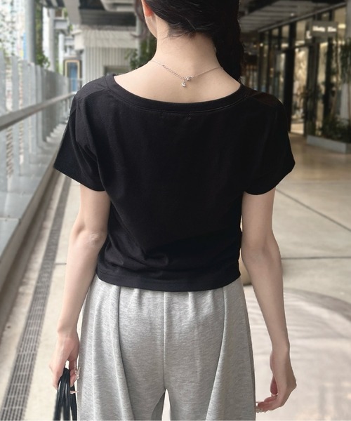 INGNI(イング)の「Vネックラインストーンクロス付ロゴTシャツ(Tシャツ/カットソー・レディース・ホワイト×ブラック/ブラック×ホワイト/カモフラージュ/ブラック×ピンク・M)」の15枚目の写真