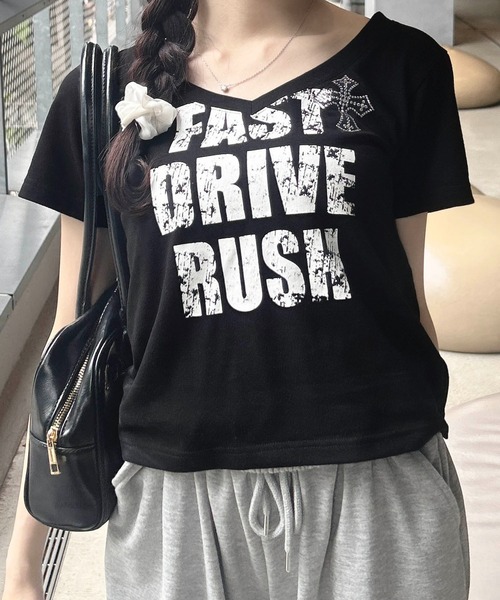 INGNI(イング)の「Vネックラインストーンクロス付ロゴTシャツ(Tシャツ/カットソー・レディース・ホワイト×ブラック/ブラック×ホワイト/カモフラージュ/ブラック×ピンク・M)」の20枚目の写真