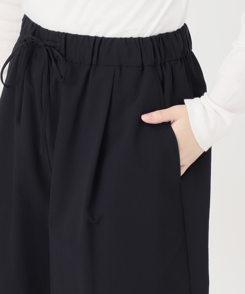 IENA(イエナ)の「《撥水/UVカット/セットアップ対応》撥水UVプロテクト ハーフパンツ(その他パンツ・レディース・ブラック/カーキ・36/38)」の12枚目の写真