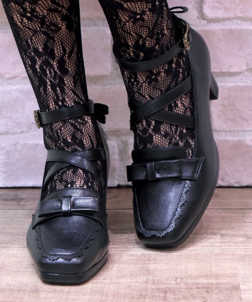 axes femme POETIQUE(アクシーズファムポエティック)の「バックフリルリボンローファー(パンプス・レディース・ブラウン/ブラック/ワイン・MEDIUM/LARGE)」の1枚目の写真