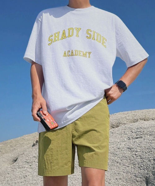NOWLE(ノウル)の「【NOWLE】アーチカレッジロゴ半袖Tシャツ / レトロアメカジ シャディサイドグラフィック クラシックトップス(Tシャツ/カットソー・メンズ・チャコール/アッシュ・LARGE/X-LARGE/MEDIUM)」の4枚目の写真